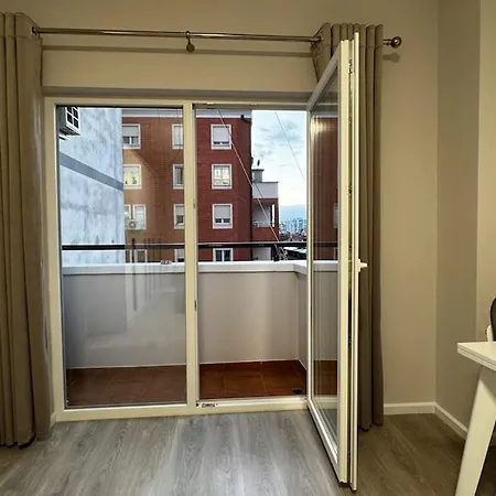 Bllok B Apartamento Tirana