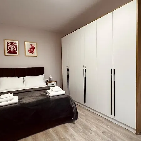 Apartmán Bllok B Tirana