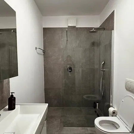 Bllok B Apartmán Tirana