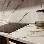 アパート Bllok B *